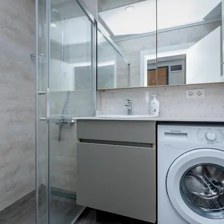 Διαμέρισμα Family 3-bedroom Duplex With Terrace And Elevator *
