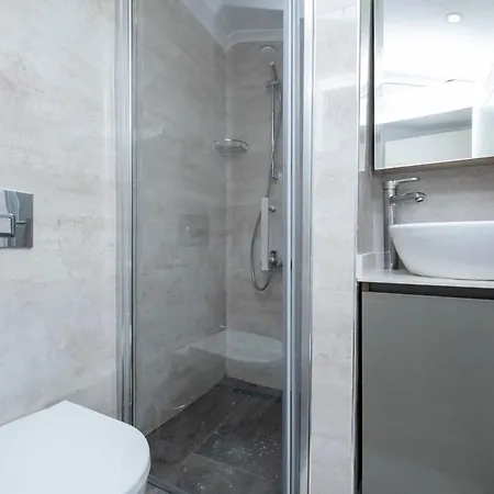 Family 3-bedroom Duplex With Terrace And Elevator Istanbul