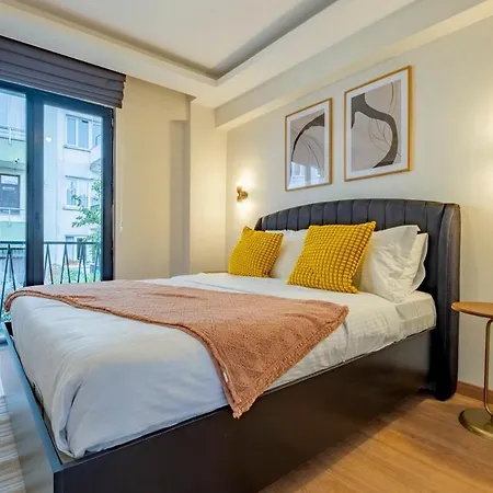 Apartment Family 3-bedroom Duplex With Terrace And Elevator *