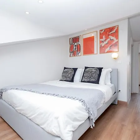 Family 3-bedroom Duplex With Terrace And Elevator Apartment