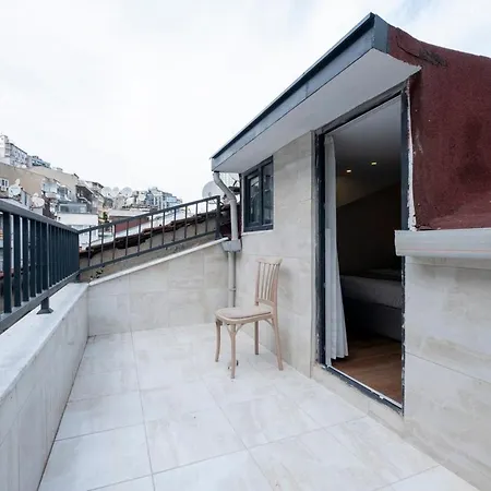Lägenhet Family 3-bedroom Duplex With Terrace And Elevator Istanbul